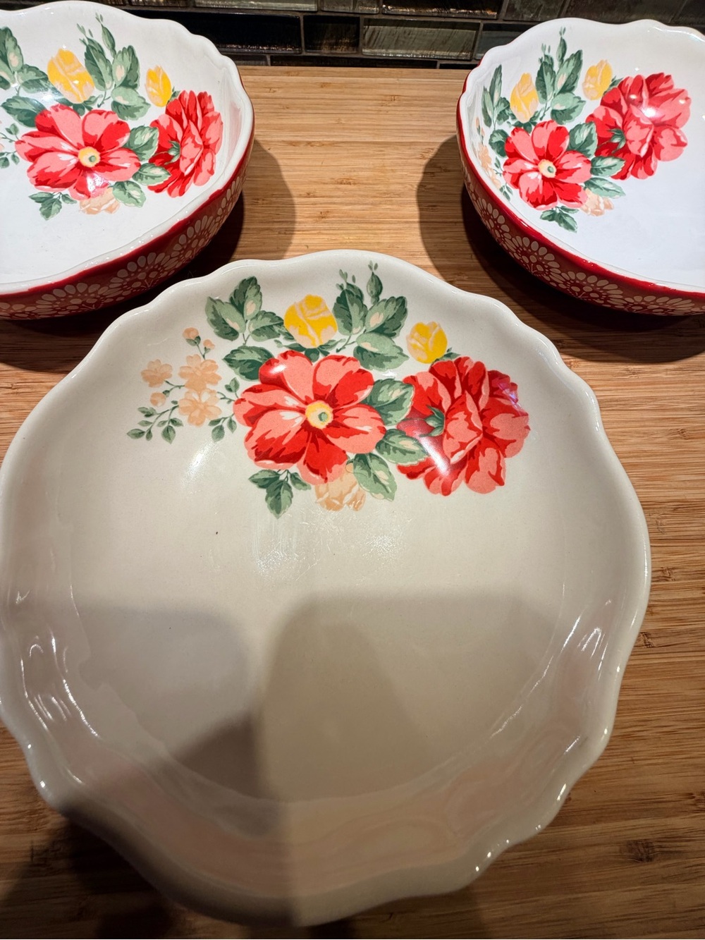 The Pioneer Woman Red Floral Scalloped Ceramic Bowls Set